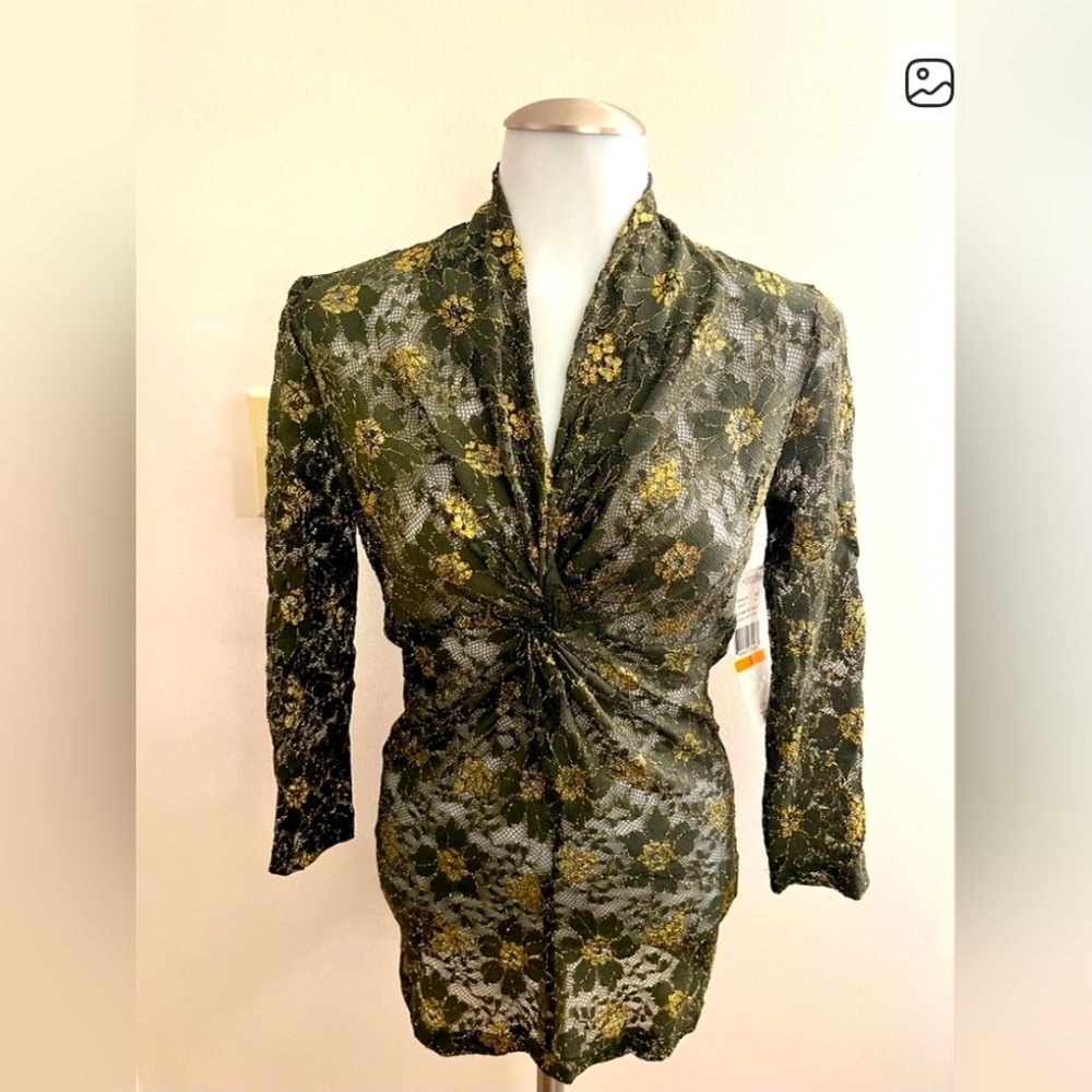 ⭐️Karen Kane Green and Gold Floral Lace Top NWT !